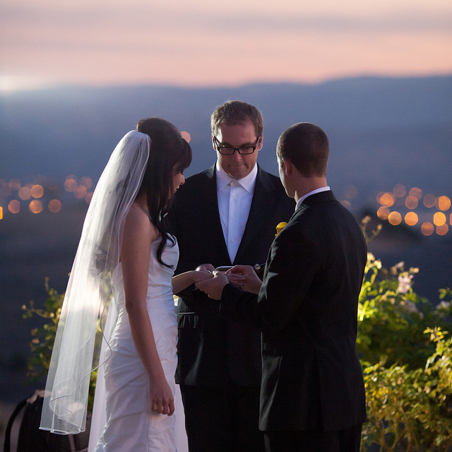 Czym się kierować przy wyborze fotografa na wesele?