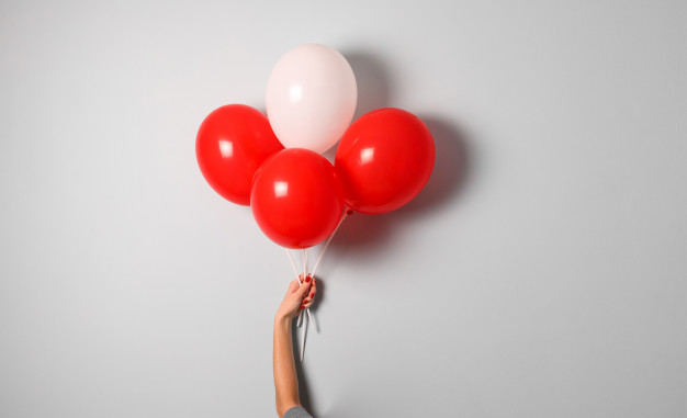 Balony z nadrukiem jako nośniki reklamy outdoor? Dowiedz się więcej o zewnętrznych formach reklam