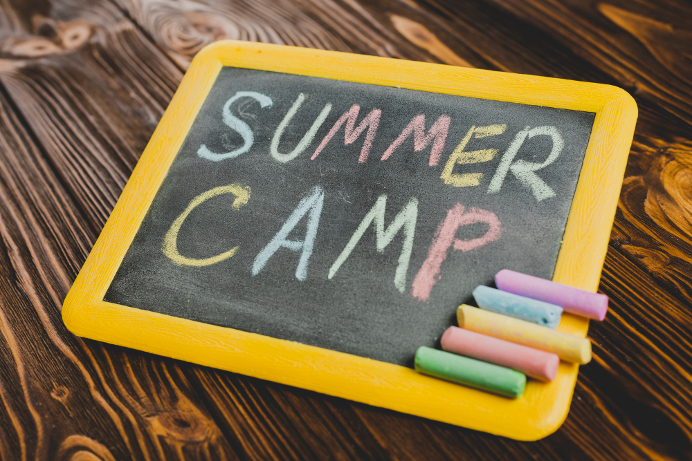 Dlaczego warto uczęszczać na obozy letnie dla młodzieży?